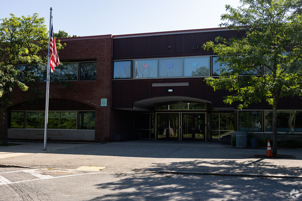 Western Methuen students have the opportunity to attend Marsh Grammar School.