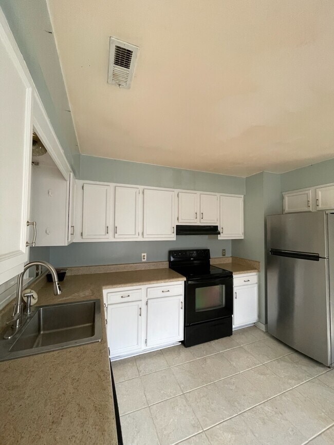 1426 Maryland Ave, Glen Allen, VA 23060 - photo 4