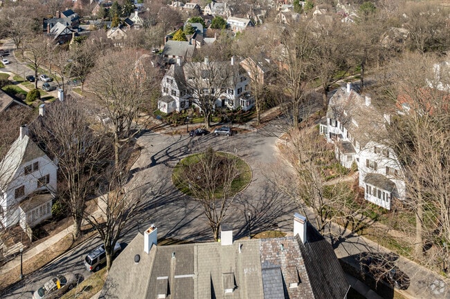 Crawford Circle in reminiscent of the race track that sat on this site in Wawaset.