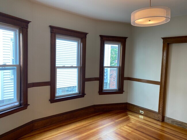 37 Bromfield Rd unit 1, Somerville, MA 02144 - photo 3