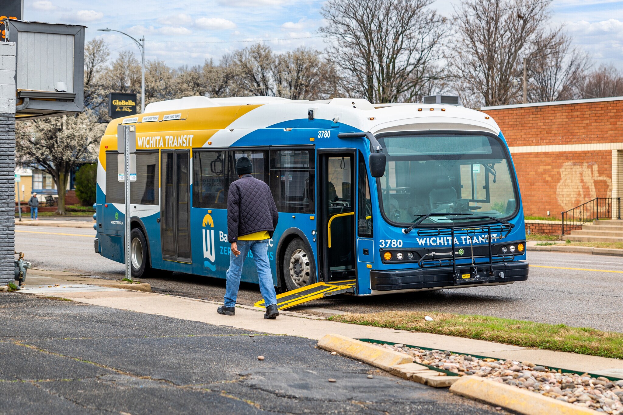 East Front/Sunnyside residences can find plenty of bus stops throughout the neighborhood.