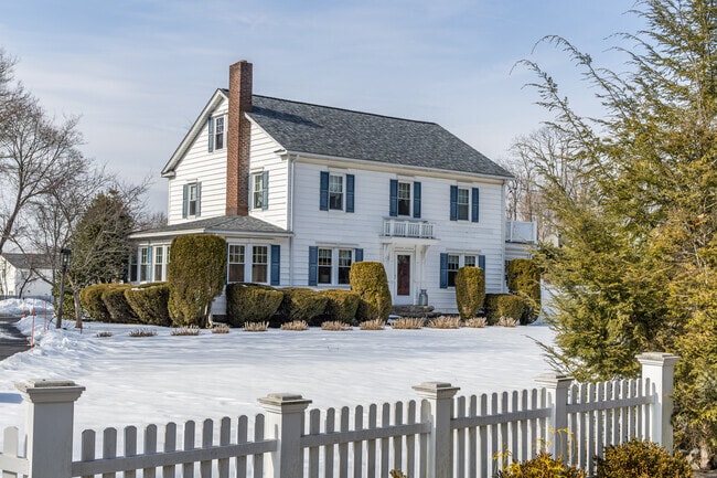 With more space and lower prices than Westchester, Mahopac attracts homebuyers looking for value and a quieter lifestyle.