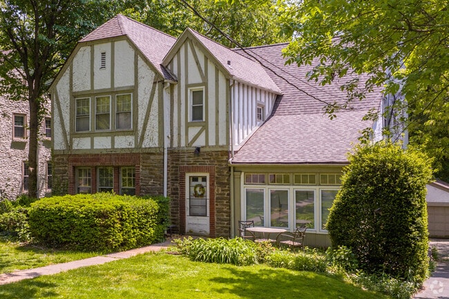 Large Tudor-style architecture brings the streets of Abington to life.