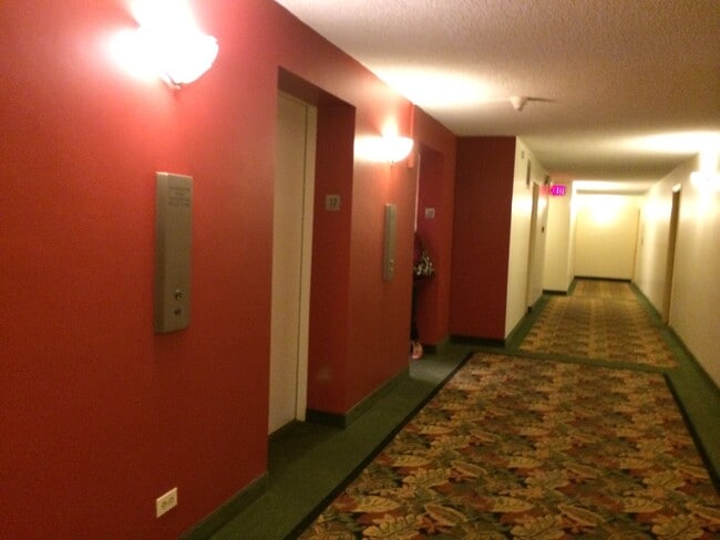 The Four Paddles unit 1701, Honolulu, HI 96815 - photo 3