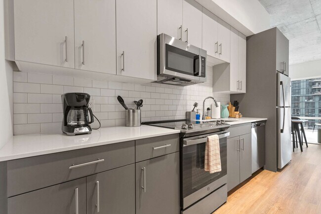 853 W Blackhawk St unit ID1243856P, Chicago, IL 60642 - photo 7