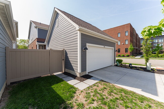 1185 Perry St, Columbus, OH 43201 - photo 4