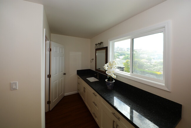 4494 Sierra Dr unit Studio, Honolulu, HI 96816 - photo 6