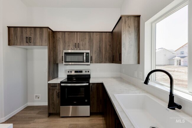 3768 E Jamestown Dr, Nampa, ID 83686 - photo 4