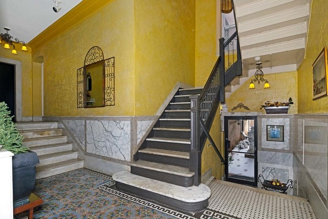 Venice Court, Ridgefield Park, NJ 07660 - photo 2