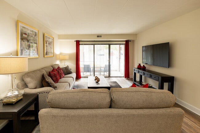 Ivy Hall Apartments, Towson, MD 21204 - photo 3