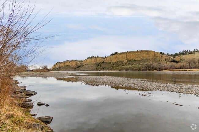 Coulson Park is right on the Yellowstone River.