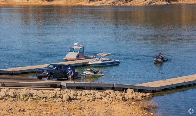 Take the boat for a trip at Lake Nacimiento Paso Robles Ca.