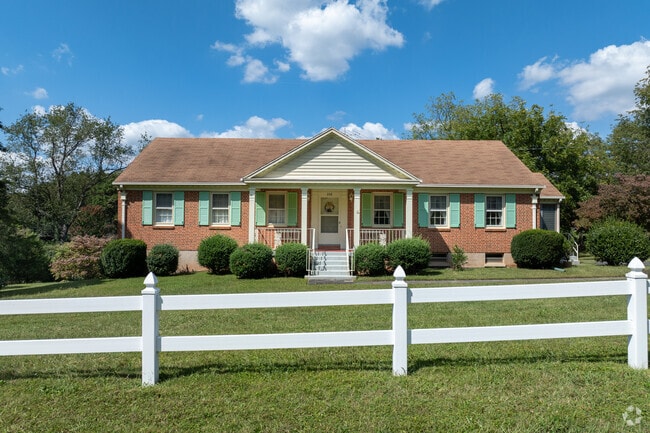 Ranch homes with white picket fences create the charming Southern style of Beverly Hills.