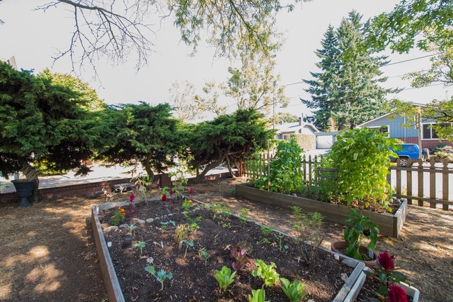 MILEPOST 5, Portland, OR 97213 - photo 4