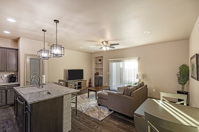 901 Adams Ave, Alamogordo, NM 88310 - photo 6