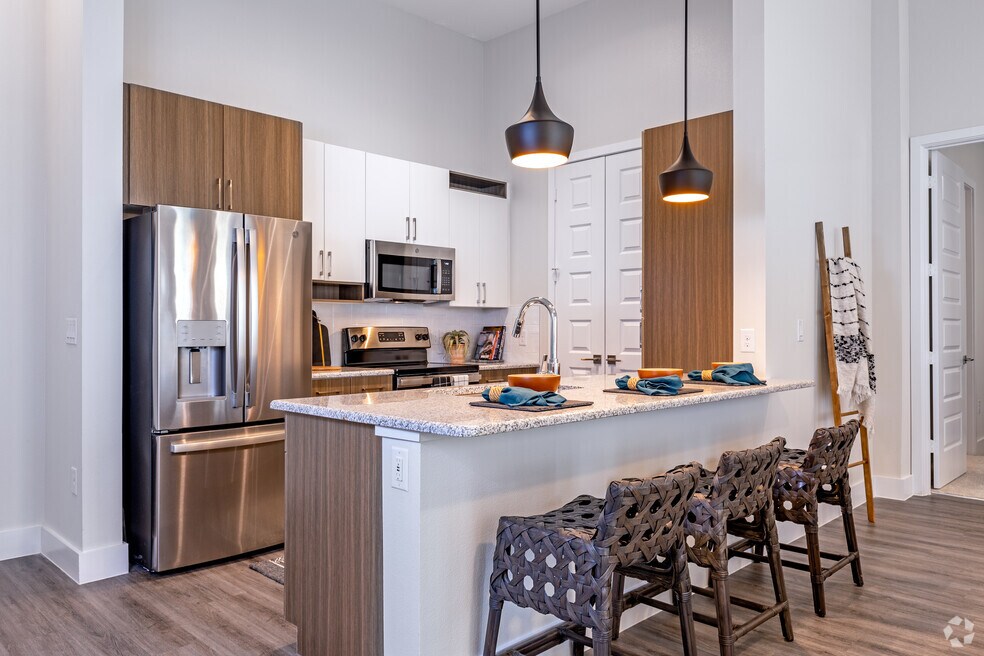 Arlington CommonsThe Truman 505 E Lamar Blvd, Arlington, TX