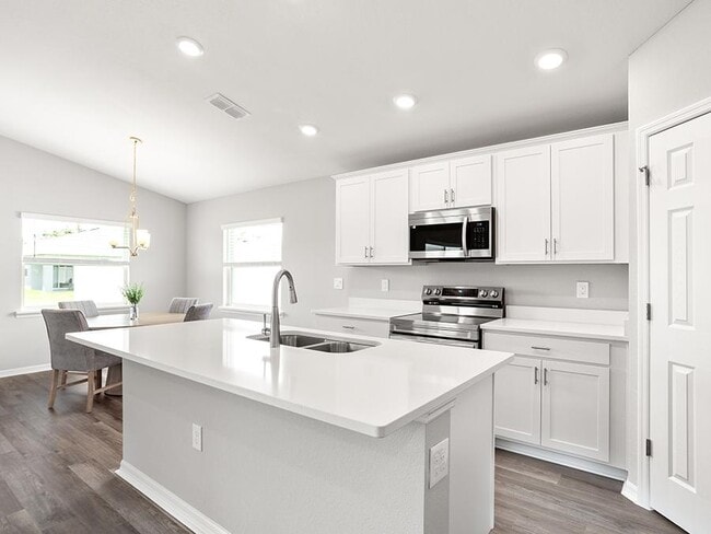 35397 Coventry Fields Loop, Zephyrhills, FL 33541 - photo 5