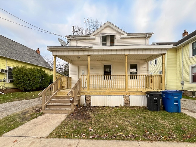 1328 N Main St unit 1328 n Main Street L, Oshkosh, WI 54901 - photo 7