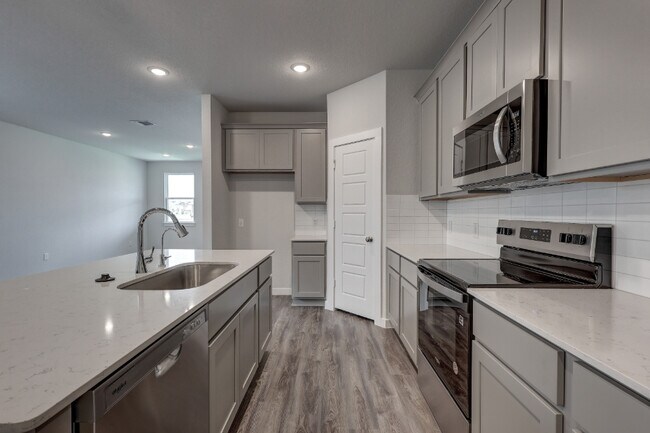 7906 Coffee Mill, San Antonio, TX 78252 - photo 4