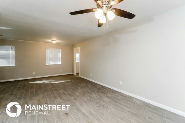 1103 Johns Dr, Euless, TX 76039 - photo 2