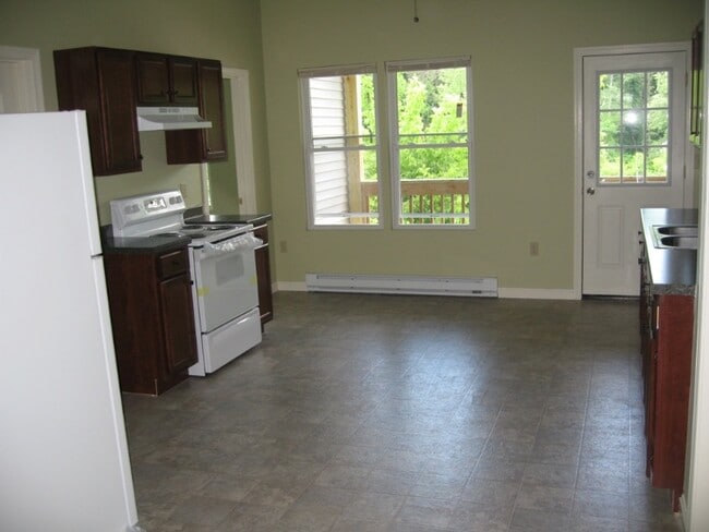 259 E Main St unit U1, Chicopee, MA 01020 - photo 6