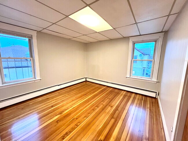 36 Ferncliff Ave unit 2, North Providence, RI 02911 - photo 4