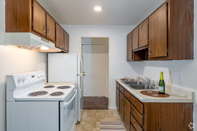 1BR, 1BA - 500SF - Kitchen