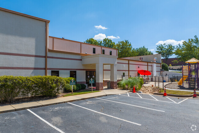Destiny Christian Academy has a student-teacher ratio of 13:1.