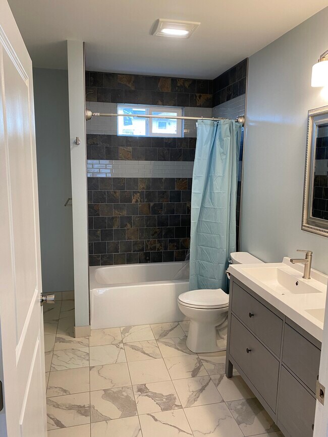 321 Turner St unit downstairs unit, Auburn, ME 04210 - photo 6