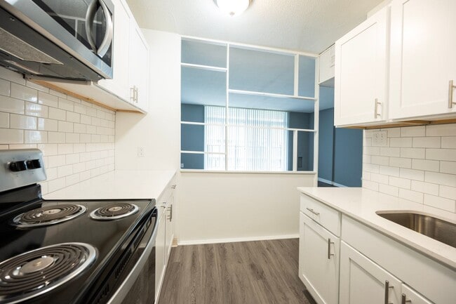 Creswood Apartments- Come home to Convenience!, Oaklyn, NJ 08107 - photo 2