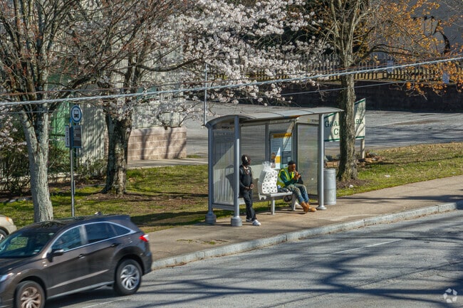 If you’re a resident of Benteen Park, just a stroll along Boulevard and you can hop on the MARTA bus, making your travels easier and more convenient than ever.