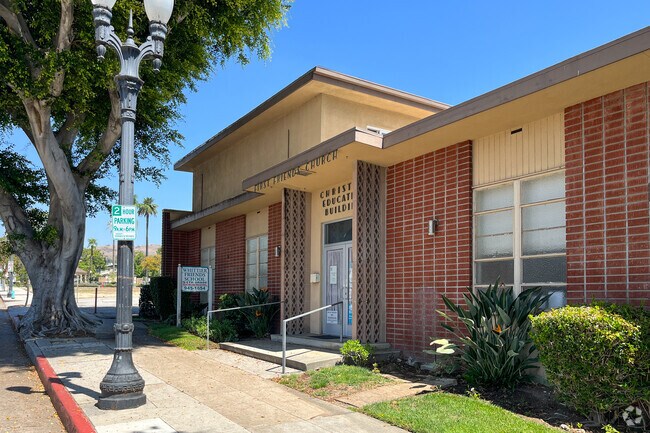 Whittier Friends School offers private education in Uptown Whittier.