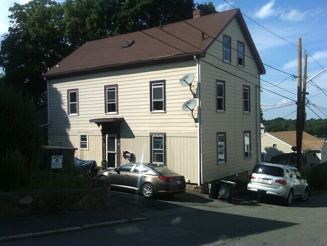 19 Nichols St unit 19 Nichols ST unit, Salem, MA 01970 - photo 2