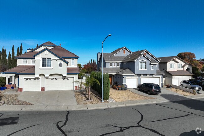 Find your next contemporary home in Oak Hills.