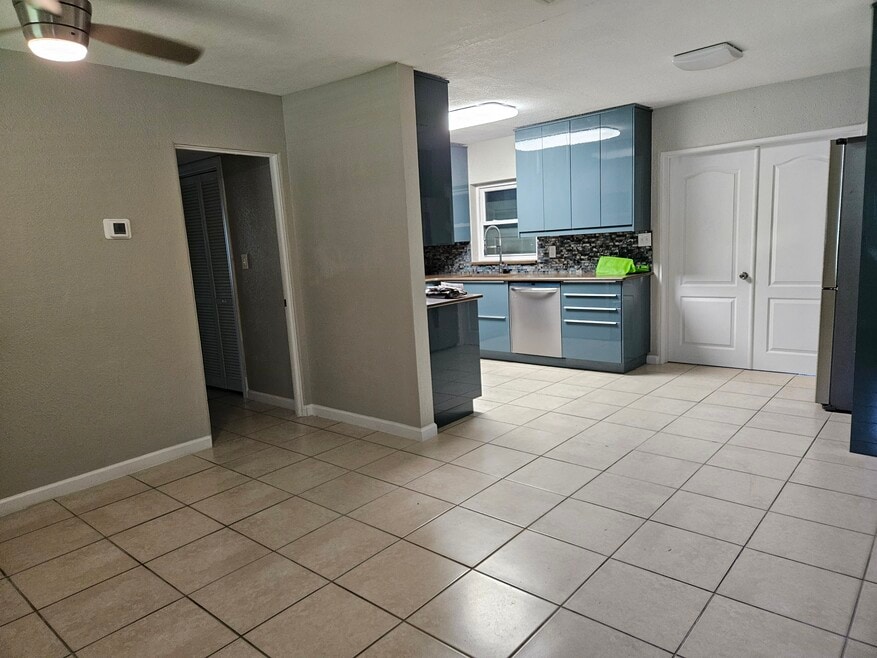 217 S Alder Dr, Orlando, FL 32807 - photo 1