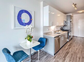 2354 N California Ave, Chicago, IL 60647