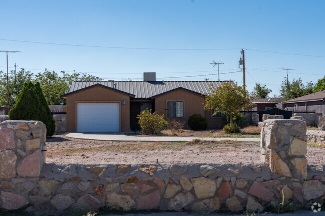 Ranch style homes ranging from 3 to 4 bedrooms are popular around Mesquite.