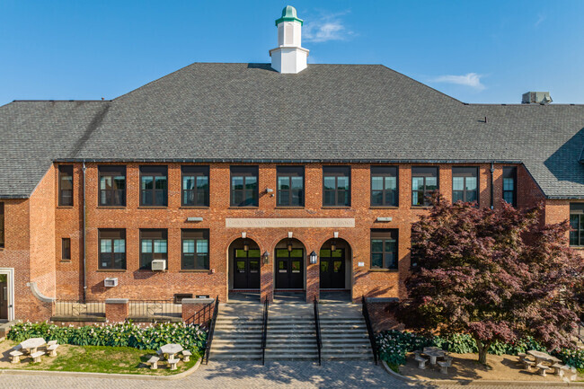 Carrie Palmer Weber Middle School in Port Washington has a student to teacher ratio of 11 to 1.