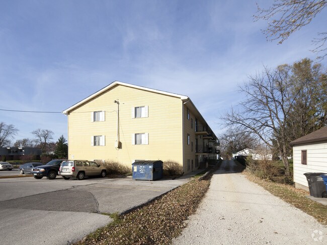 5555 SW 9th St.
