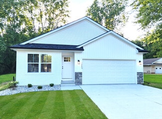 7995 Case Dr, Lambertville, MI 48144