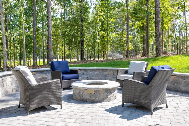 Spacious homesites give you the freedom to put your stamp on your outdoor space. Which homesite will you choose?