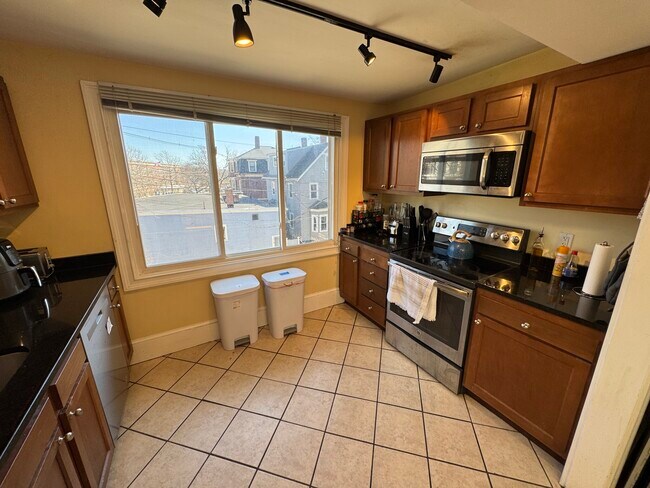 206 Holland St unit 2, Somerville, MA 02144 - photo 6