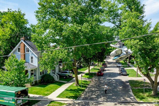 Evidence of UofM students living in Elbel can be found throughout the local streetscapes.