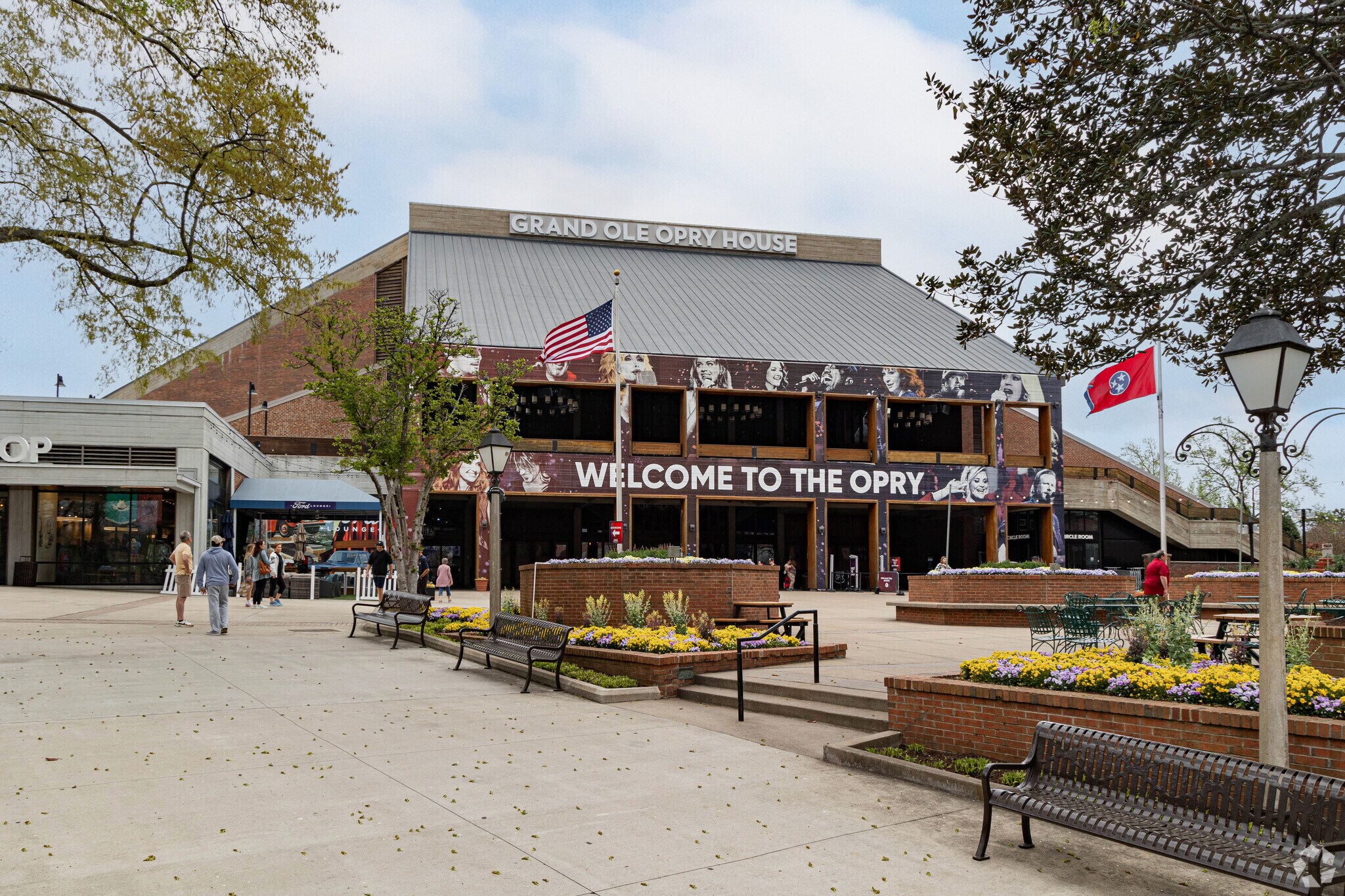 The World Famous Grand Ole Opry is located near Sutherland Heights.