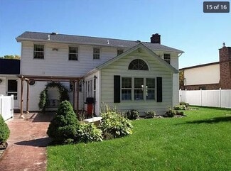6874 Joanne Cir N, Niagara Falls, NY 14304