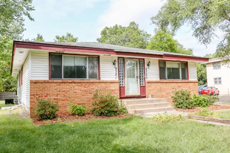 5723 Quincy St, Mounds View, MN 55112
