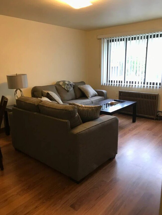 545 S Aiken Ave, Pittsburgh, PA 15232