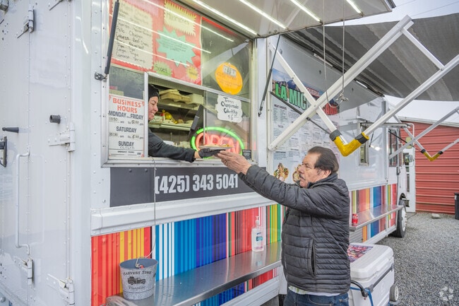 Taqueria La Michoacana offers phenomenal tacos to The Farm at Woods Creek area.