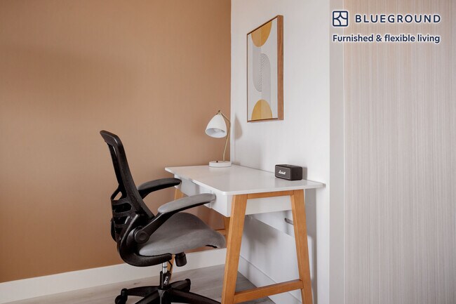 11701 W Gateway Blvd unit FL5-ID1104, Los Angeles, CA 90064 - photo 4