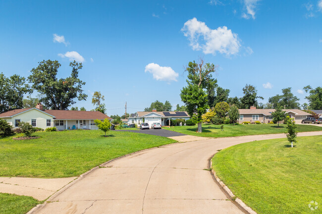 Midcentury ranch homes are commonplace in Kenwood Park.